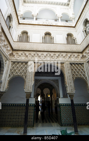 Patio of the Dolls (Patio de las Munecas), Real Alcazar, Santa Cruz district, Seville, Andalusia (Andalucia), Spain Stock Photo