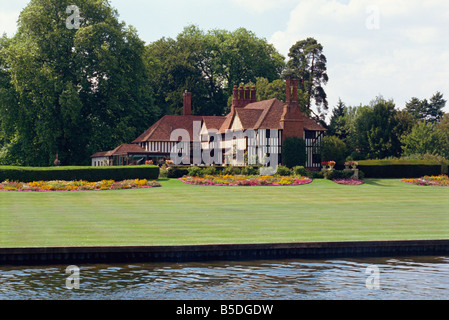 Thameside property near Henley Oxfordshire England United Kingdom Europe Stock Photo