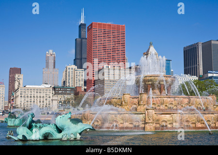 Buckingham Fountain in Grant Park with Sears Tower and skyline beyond, Chicago, Illinois, USA, North America Stock Photo