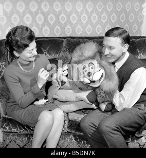 Terry Hall with Lenny the lion seen here at home. 1960 A1226-006 Stock Photo