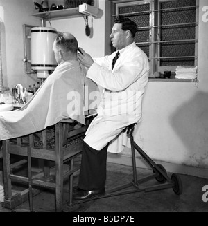 Inventions: The Mobile Barber Chair. 1960 A791-001 Stock Photo