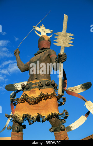 Apache Mountain Spirit Dancer, a 20ft bronze by Craig Dan Goseyun, San Carlos Apache, Santa Fe, New Mexico, USA Stock Photo