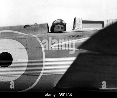 Air record challenge: Another attack on the world's air speed record is shortly to be made. Flight-Lieut D'Arcy Greig, the R.A.F. high speed pilot, is the challenger. He will use a Supermarine Napier S5 seaplane. Flight-Lieut DêArcy Greig in his machine at Calshot. Circa April 1928 P001024 Stock Photo