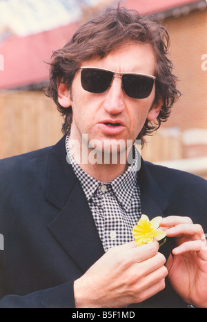 Jimmy Nail at the topping out ceremony for the Marie Curie Cancer Care Hospice in Newcastle 10 04 95 Stock Photo