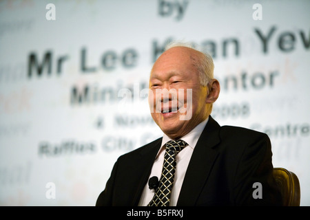 Singapores former prime minister Lee Kuan Yew delivers the inaugural Singapore Energy Lecture during International Energy Week Stock Photo