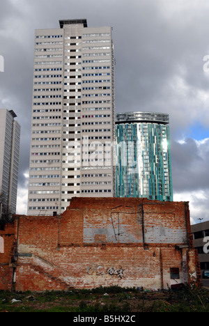 Beetham tower, overshadowed by a neighbouring tower block in the run down part of Holloway Head Stock Photo