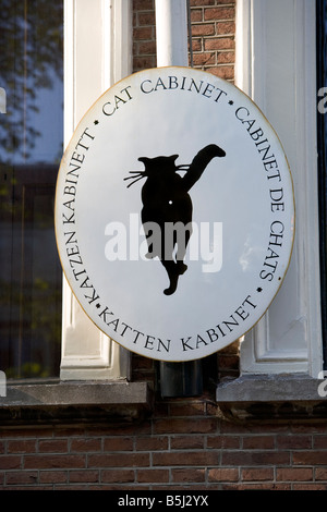 Shield sign of the Cat Cabinet Gallery Museum on the Herengracht canal in Amsterdam, Holland Stock Photo