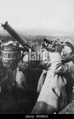 2 G55 A1 1915 15 WWI German anti aircraft post with MG History First World War 1914 18 German machine gun anti aircraft post in Stock Photo