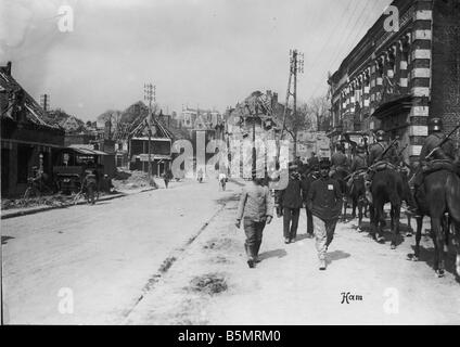9 1918 3 0 A1 9 WW1 West Fr Ger military in Ham 1918 World War 1 Western Front German major offensive March July 1918 German mil Stock Photo