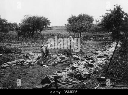9 1918 7 15 A1 E Burial at Reims July 1918 Photo World War One Western Front German offensive March July 1918 Battles on the Mar Stock Photo