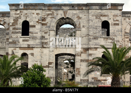 Head-on shot of an old  warehouse in  the Victualling Yard, Royal Naval Dockyard, Bermuda Stock Photo