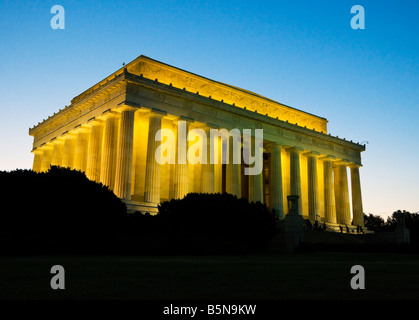 The Lincoln Memorial building in Washington DC at dusk Stock Photo
