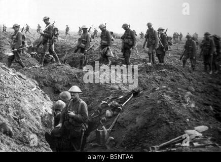 Soldiers in trenches during World War 1 Stock Photo