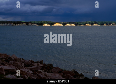 chalkstone cliffs, Lewis and Clark Lake, Missouri River, Lewis and Clark Recreation Area, Nebraska side, Yankton, South Dakota Stock Photo