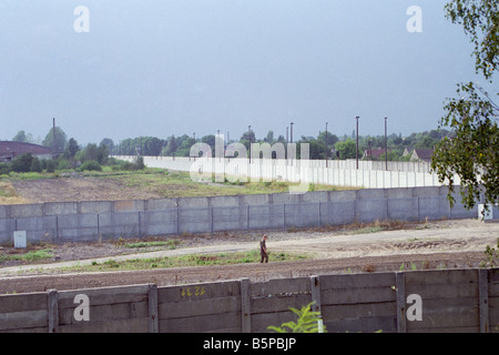 Border Patrol at the Berlin Wall - Staaken, Berlin in the summer of 1989. Stock Photo