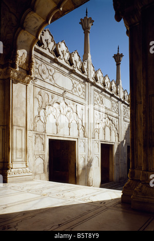 The Moti Masjid Pearl Mosque in the Fort in Delhi built by Aurangzeb ...