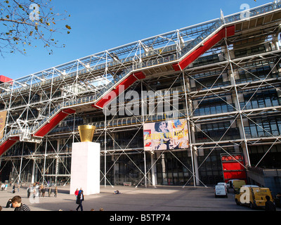 The Postmodern Centre Georges Pompidou houses the Bibliothèque publique d'information and the Musée National d'Art Moderne. Stock Photo