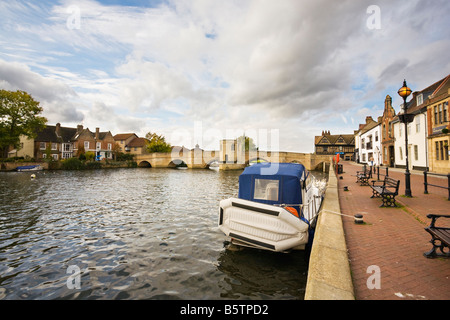 The St Ives bridge and chapel over the River Great Ouse, St Ives, Cambridgeshire, England Stock Photo