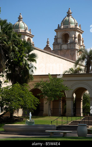 Courtyard with fountain in Balboa Park, near the 'San Diego Botanical Foundation' Building Stock Photo