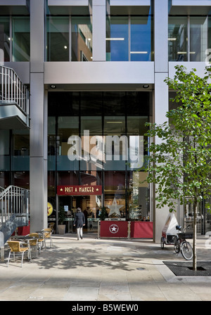 Pret a Manger sandwich bar at Aldermanbury Square in the City of London Stock Photo