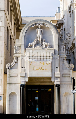 Elaborate entrance to Vinters Place , with sculptures by H W Palliser 1883 - 1963 , by Southwark Bridge in The Southwark Bridge Stock Photo