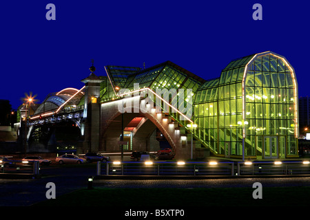 The Bogdan Khmelnitsky (Kievsky) Pedestrian Bridge (2001) in Moscow, Russia Stock Photo