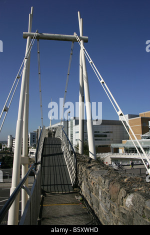 City of Southampton, England. Footbridge connecting the Old Town Wall over Castleway. Stock Photo