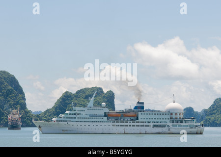 Passenger ship GLOBETROT PRINCESS in Halong Bay, Vietnam Stock Photo