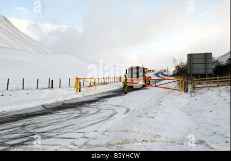 A93 Blairgowrie - Braemar road blocked by snow at the Spittal of Glenshee, Perthshire, Scotland Stock Photo