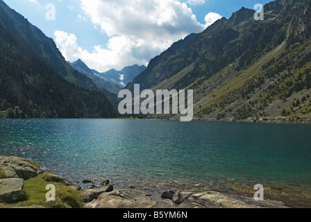 Lac de Gaube looking towards Vignemale, highest mountain (3298 m) in the French Pyrenees Stock Photo