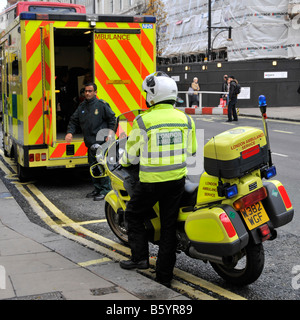 London Oxford Street ambulance & motorbike paramedic respond to emergency call to this busy West End shopping street Stock Photo