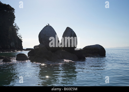Split Apple Rock Towers Bay Kaiteriteri Nelson Region South Island New Zealand Stock Photo