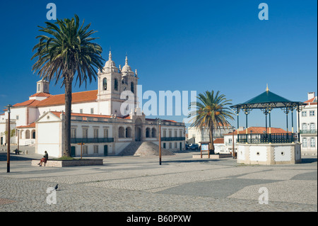 Portugal the Costa da Prata, Estremadura, the square at Sítio,  Nazaré Stock Photo