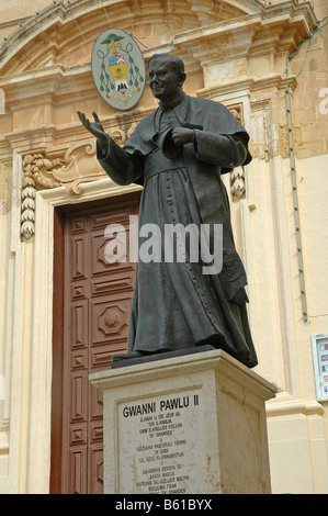 Statue of Pope John Paul ll at the Cathedral of St Mary. Victoria Gozo malta Stock Photo