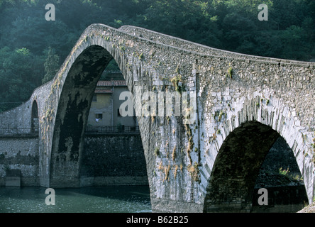 Ponte della Maddalena, Ponte del Diavolo, Devil's bridge, Borgo a Mozzano, Lucca province, Tuscany, Italy, Europe Stock Photo