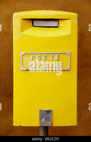 Postbox, Poste Vaticane, Vatican Post, Vatican, Rome, Italy, Europe Stock Photo
