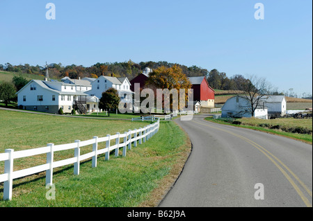 Amish Farm in Holmes County Ohio U S Stock Photo