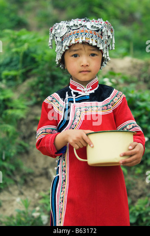 China Yunnan Yuanyang minority girl in costume Stock Photo