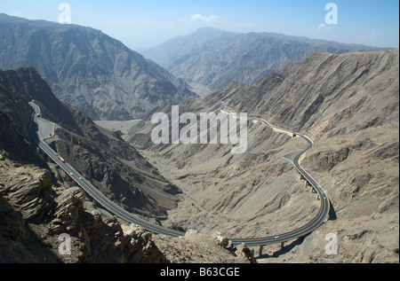 The Jizan to Abha highway snakes through the Asir Mountains, Saudi Arabia Stock Photo