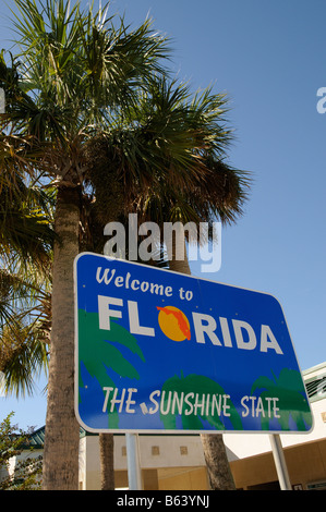 Welcome to Florida The Sunshine State sign at the Florida/Georgia Stock ...