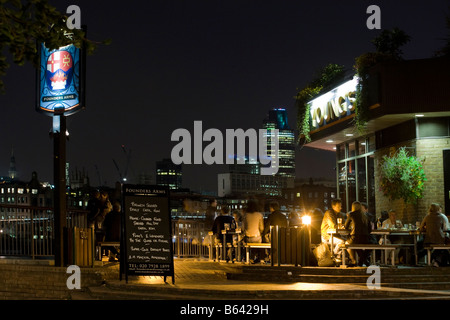 Founders Arms pub at night. The South Bank, London, England, UK Stock Photo