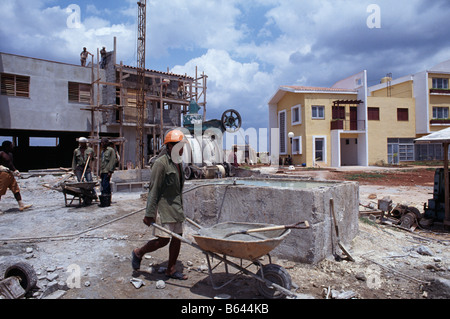 Construction workers on building site near Havana, Cuba 1993 Stock Photo