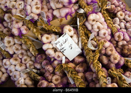 France, near Beaune, Burgundy, Market, Garlics Stock Photo