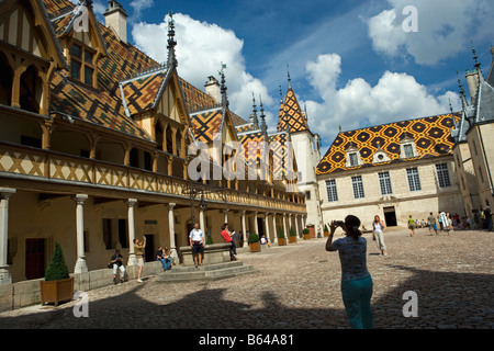 France, Beaune, Burgundy, 'Hospices de Beaune' hospital from 1443. Also called Hotel-Dieu, Now museum. Stock Photo