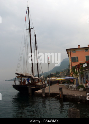 Sail Boat Docked on Lake Garda [Lake Garda, Verona/Brescia/Trento, Veneto/Lombardy/Trentino-Alto Adige/Südtirol, Italy, Europe]. Stock Photo