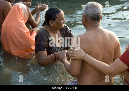 India, Uttar Pradesh, Varanasi, Ganga river, Hindu pelgrims come from all over the country to wash their sins in the Ganges. Stock Photo