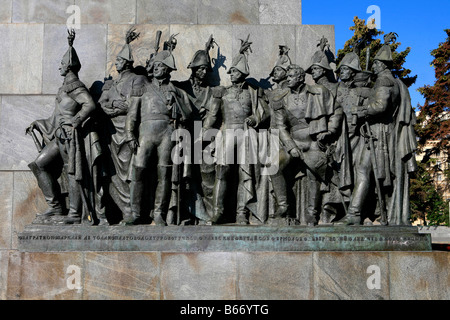 Monument to Field Marshal M. Barclay de Tolly, Generals P. Bagration and other heroes of the Napoleonic Battle of Borodino (1812) in Moscow, Russia Stock Photo