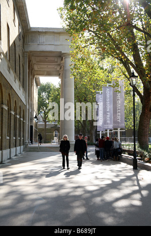 Saatchi Gallery in former Duke of Yorks HQ building, Chelsea, London Stock Photo