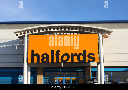 Halfords retail outlet on a retail park, Nottinghamshire, England, U.K. Stock Photo