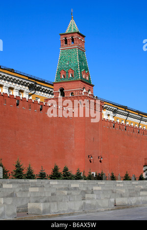 The Senate Tower (1491) and Kremlin Wall in Moscow, Russia Stock Photo